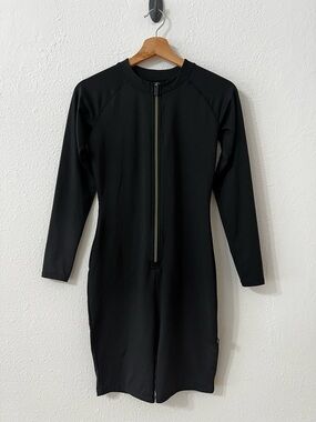 TomboyX Gender Neutral Long Sleeve Short Leg Swimsuit Medium Minimalist Beach